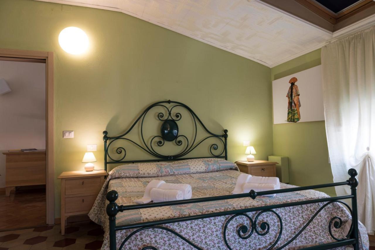 Bb La Bella Addormentata E Il Principe Calaf Bed & Breakfast Lucca Bagian luar foto
